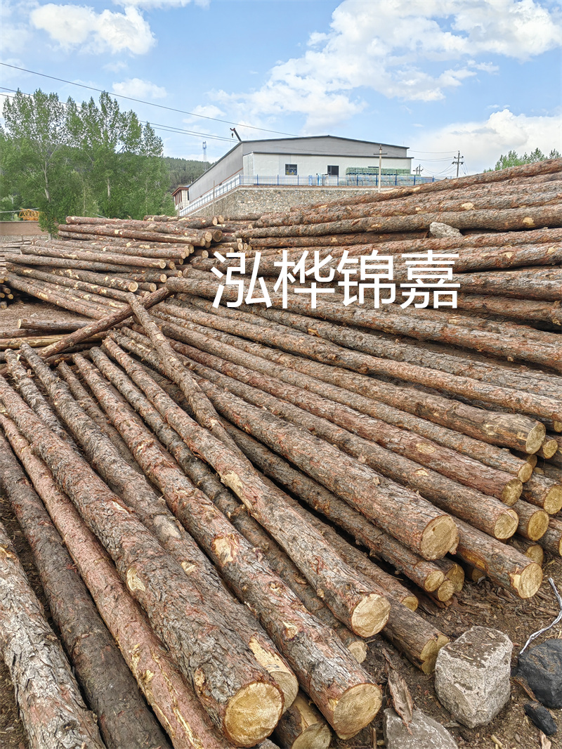 松木樁防腐施工圖片-保護(hù)環(huán)境，延長(zhǎng)使用壽命
